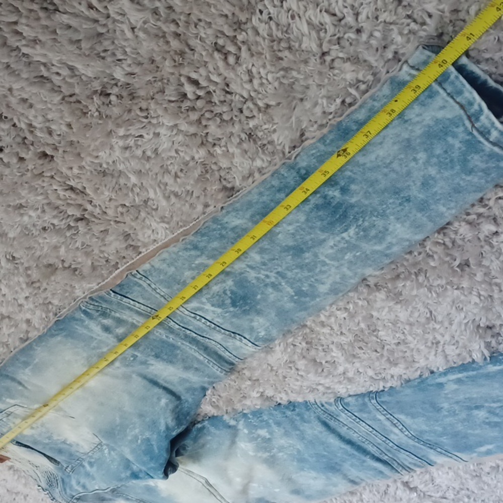 Focus Jeans - Picture 16 of 16